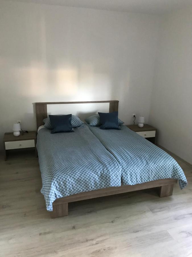 Apartments Lena บัชกา ภายนอก รูปภาพ