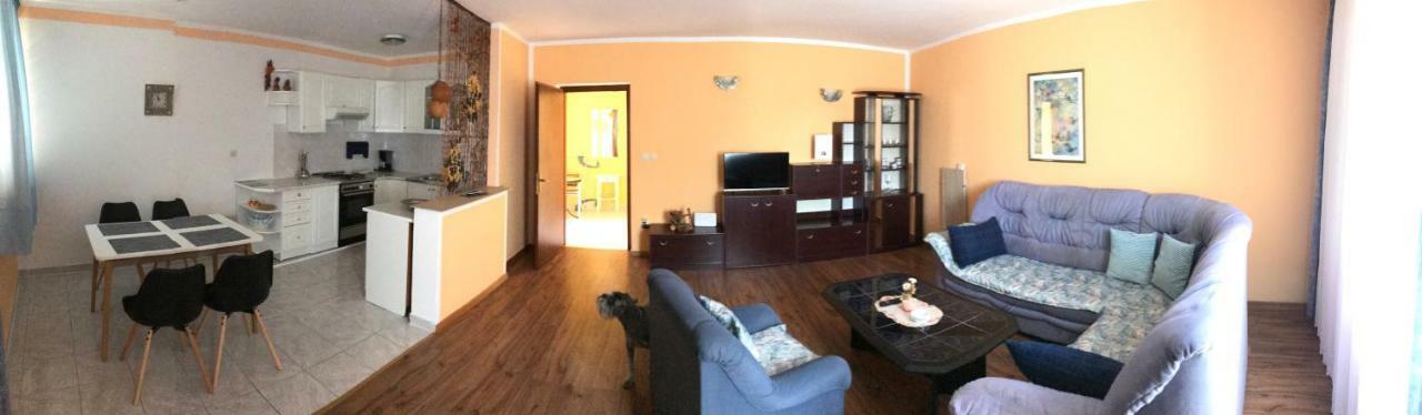Apartments Lena บัชกา ภายนอก รูปภาพ