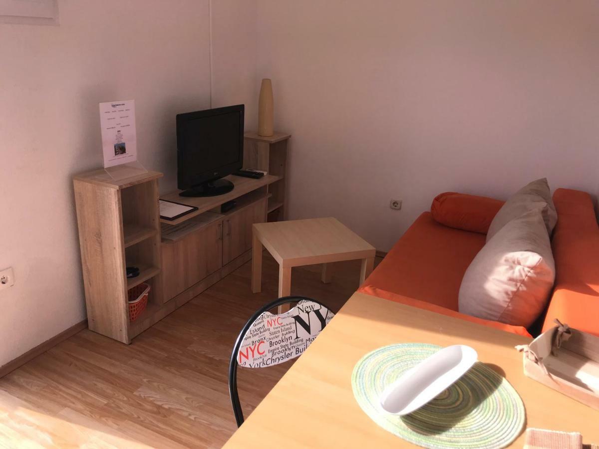 Apartments Lena บัชกา ภายนอก รูปภาพ